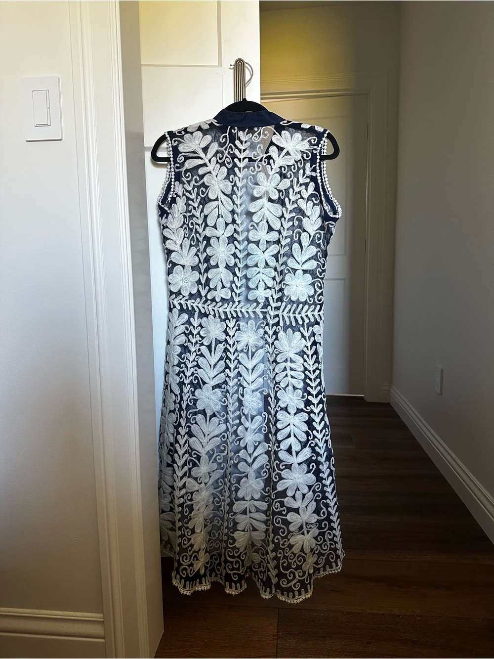 Sheer floral sleeveless vest / dress - Picture 3 of 4